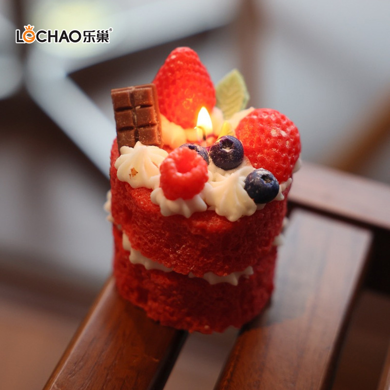 Two-Layer Strawberry Cake Scented Candle