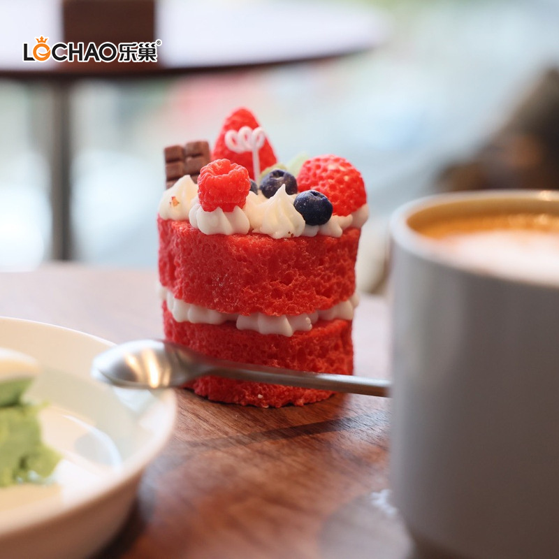 Two-Layer Strawberry Cake Scented Candle