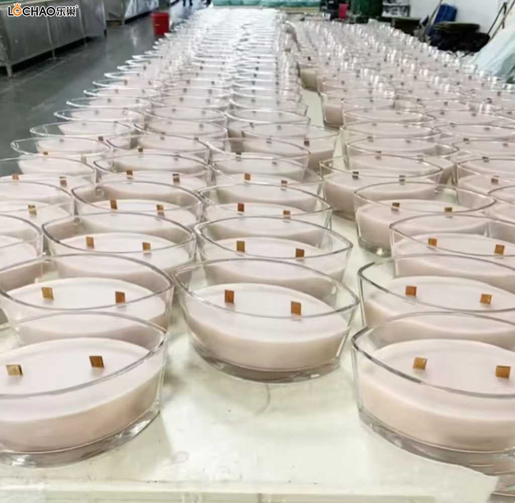 Boat-shaped glass double-wick scented candle
