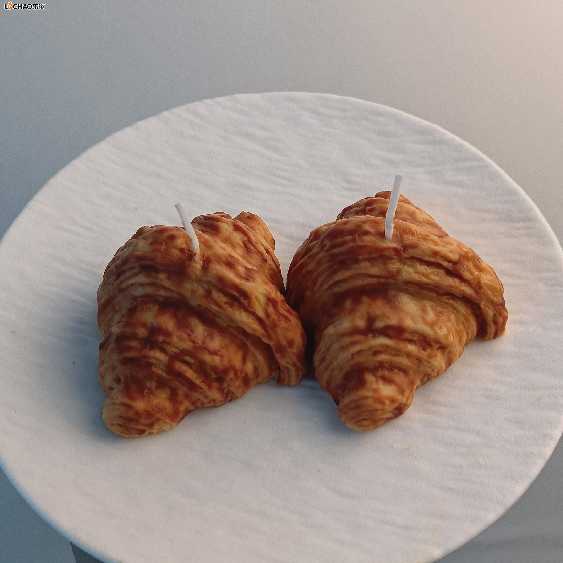 Croissant scented candle