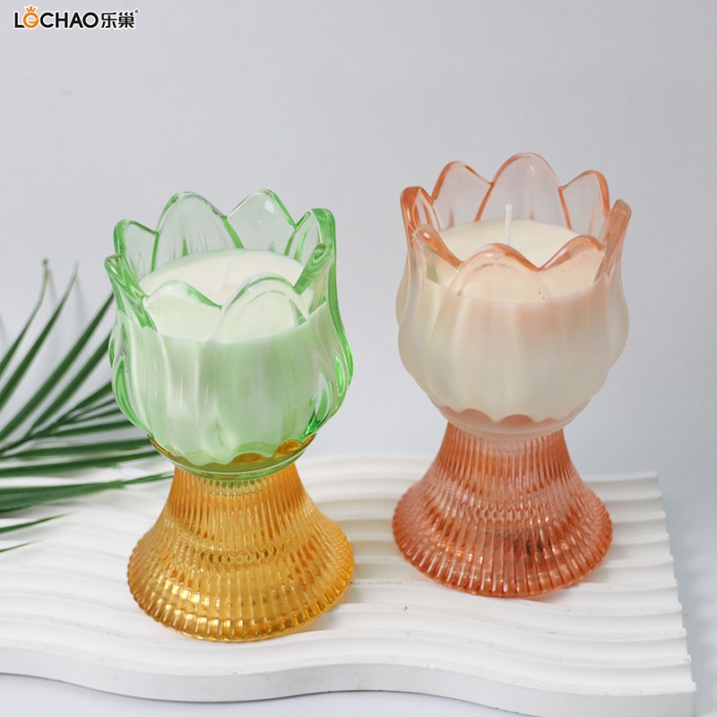 Tulip-shaped glass cup scented soy wax candle