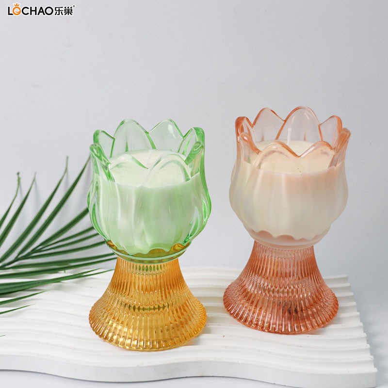 Tulip-shaped glass cup scented soy wax candle
