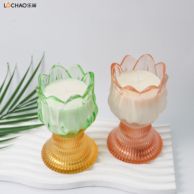 Tulip-shaped glass cup scented soy wax candle