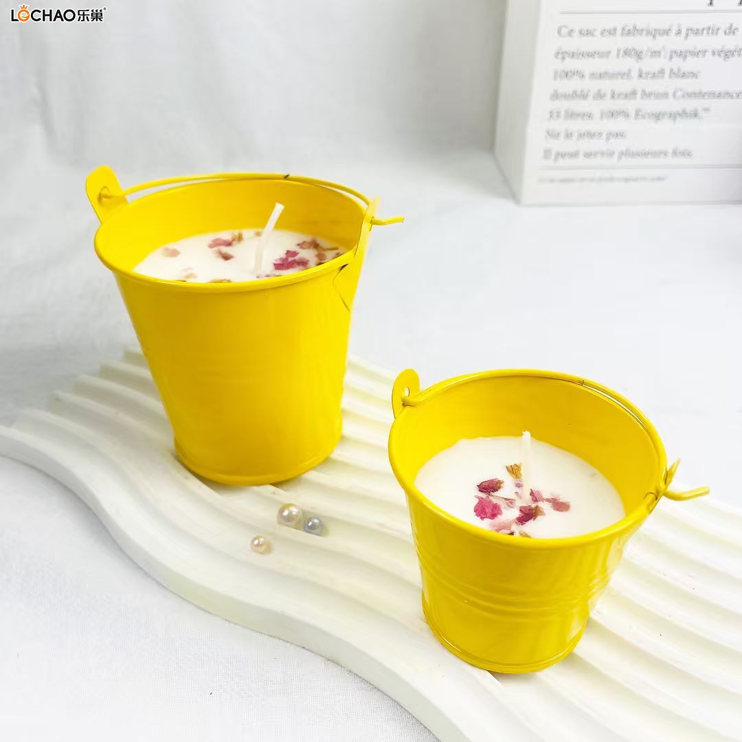 Small Round Dried Flower Scented Candle