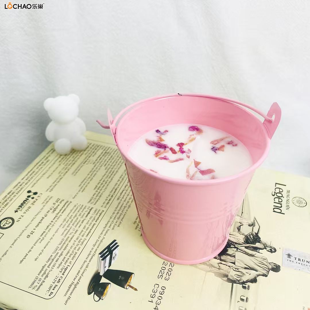 Small Round Dried Flower Scented Candle