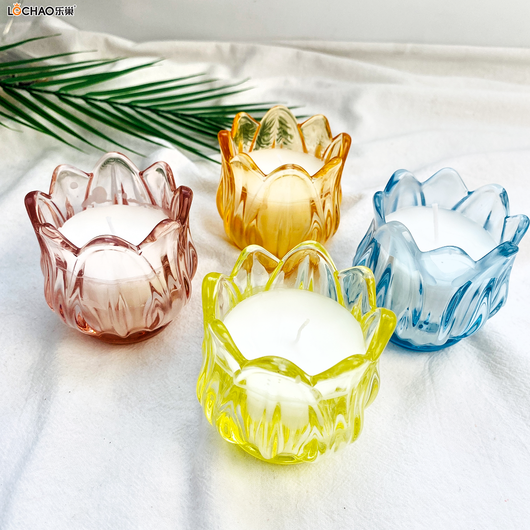 Tulip-shaped scented candle